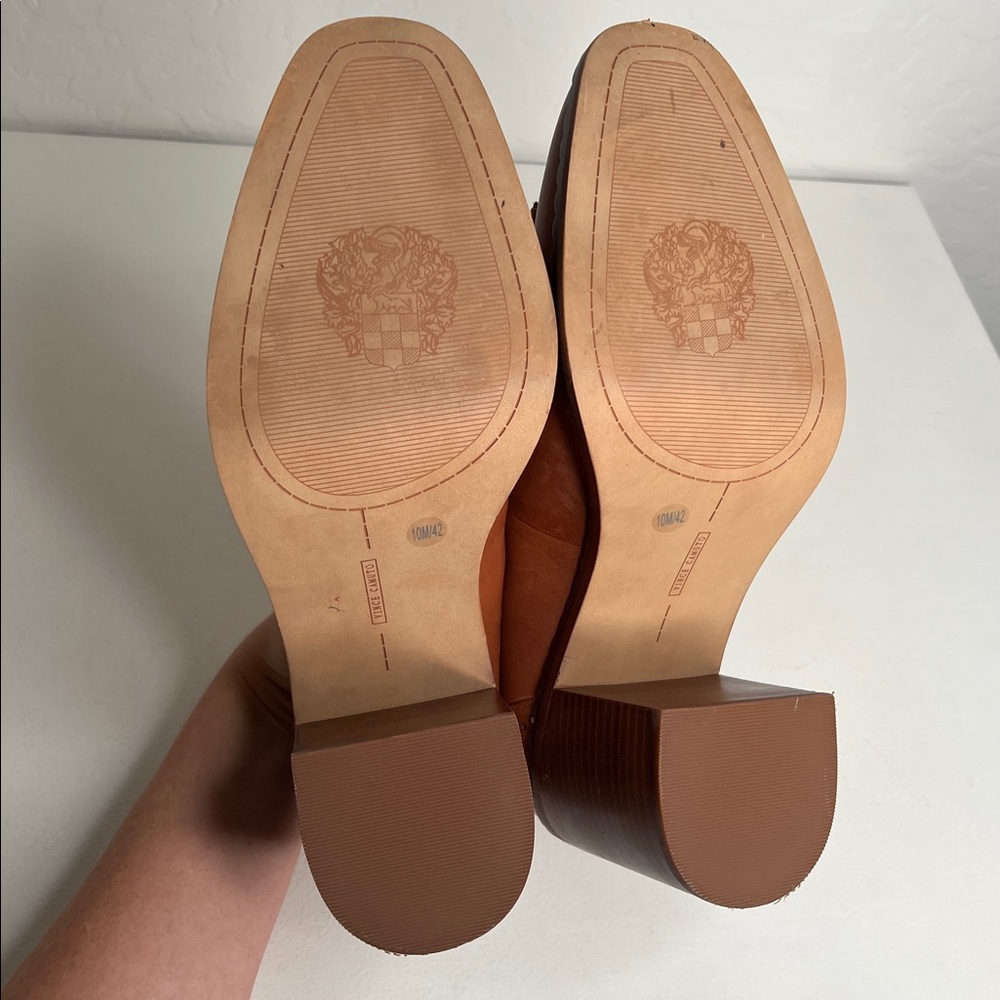 Vince Camuto Caiana Loafer in Cognac, Size 10 - Picture 9 of 11